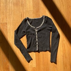 Brandy Melville Long Sleeve Black Crop Top Cheetah Print